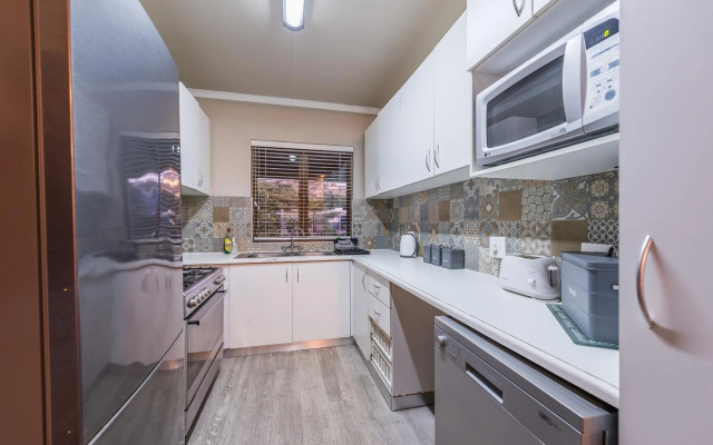 Beacon Wharf , George Hay 6 Seafront Accommodation