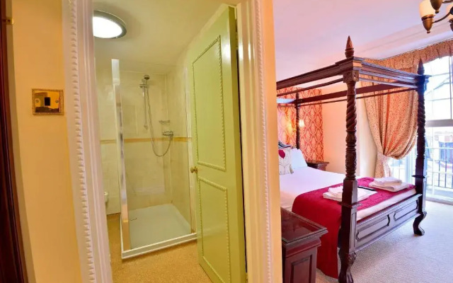 The Angel Hotel