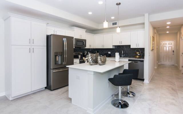 Beautiful  Apartment at Storey Lake 272975