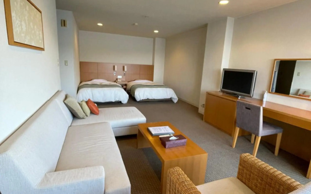 Wisterian Life Club Toba