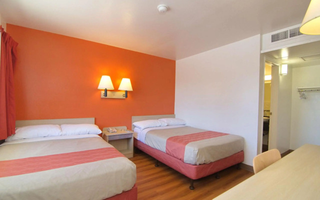 Motel 6 Indio, CA - Palm Springs