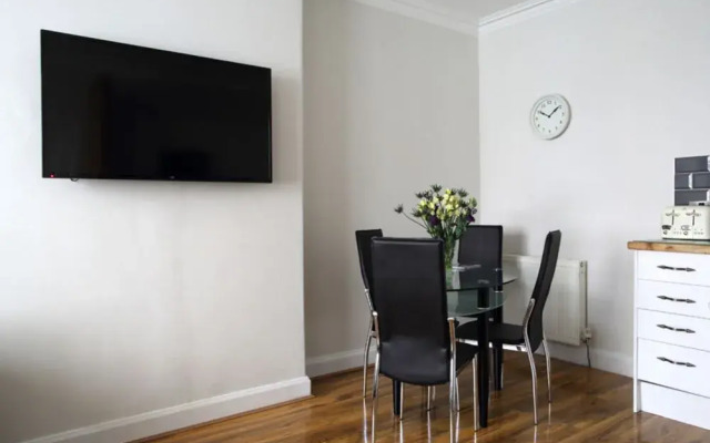 Edinburgh City Centre Apartment
