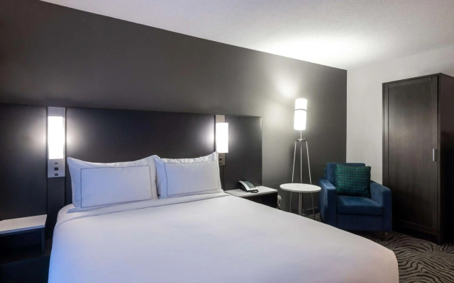 DoubleTree by Hilton Calgary North