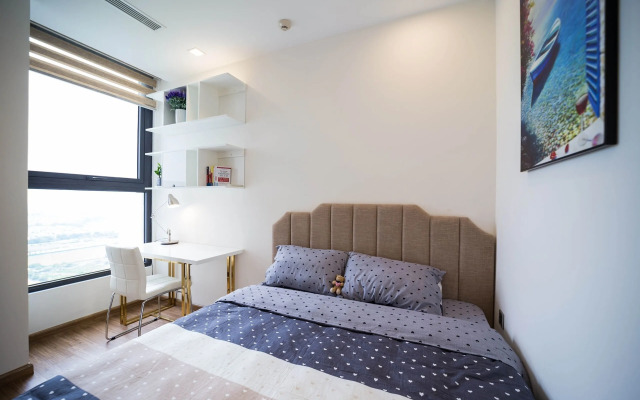 Canh Apartment in Vinhomes Green Bay