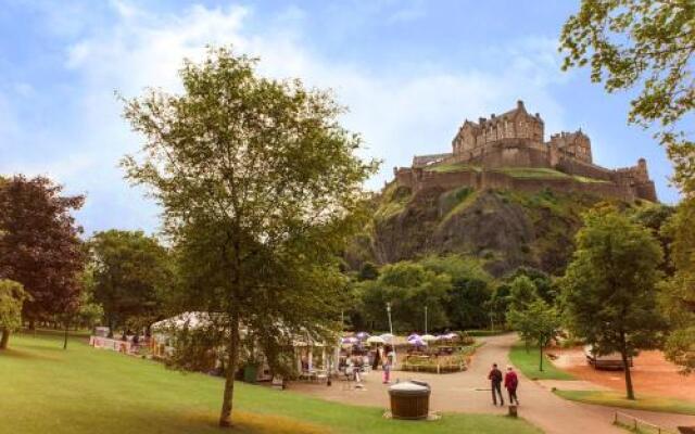 Edinburgh Castle Suite - The Edinburgh Address