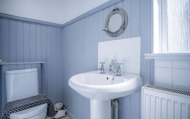 Captains Walk - 4 Bedroom Apartment - Saundersfoot