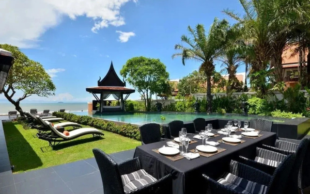 Luxury 5 Stars Beach Villa 6 Beds