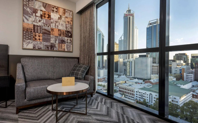 Rydges Perth Kings Square