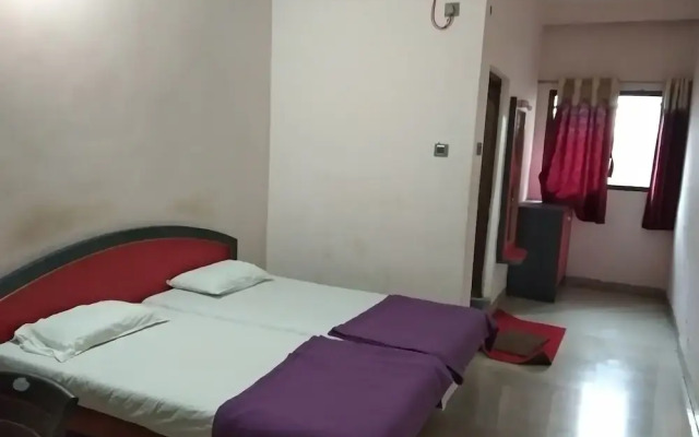 Iroomz Hotel Sagar Deluxe