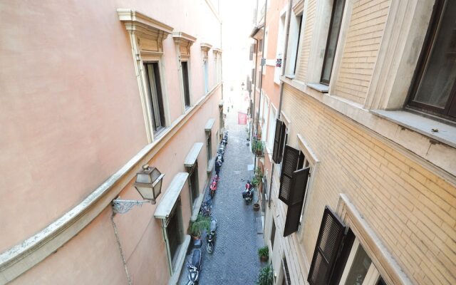 Holiday Apartments Rome - Trevi Fountain