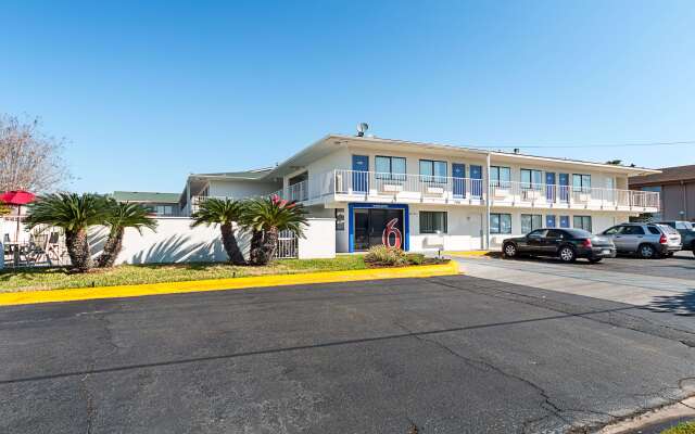Motel 6 Mcallen, TX
