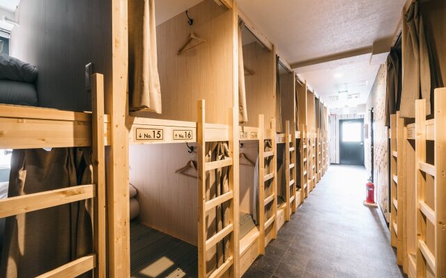 R Hostel Namba South