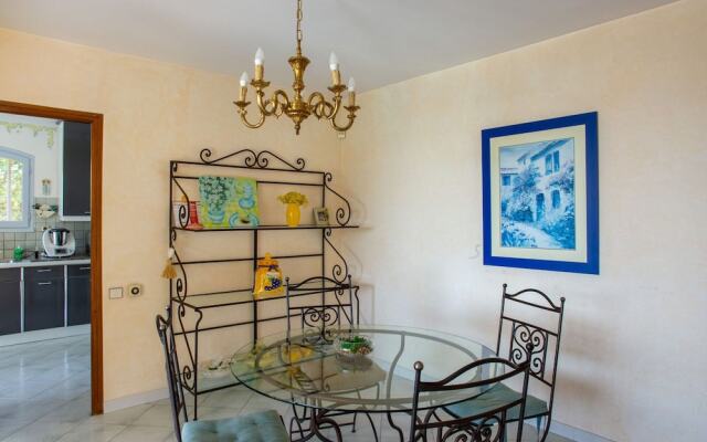 Premium Villa in Ollioules with Swimming Pool