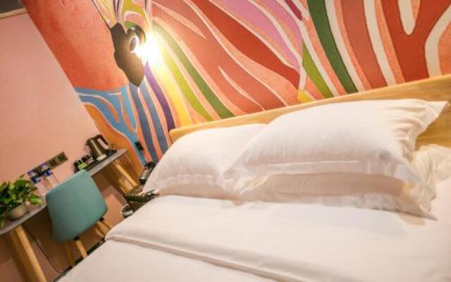 Yueming Siji 3D Cinema Hotel