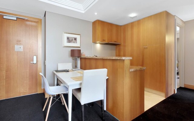 Metropolis 2 Bedroom Park Suite