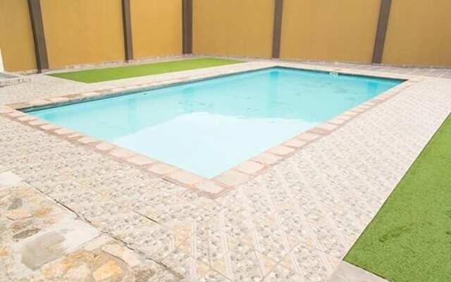 Ekamuti Town lodge