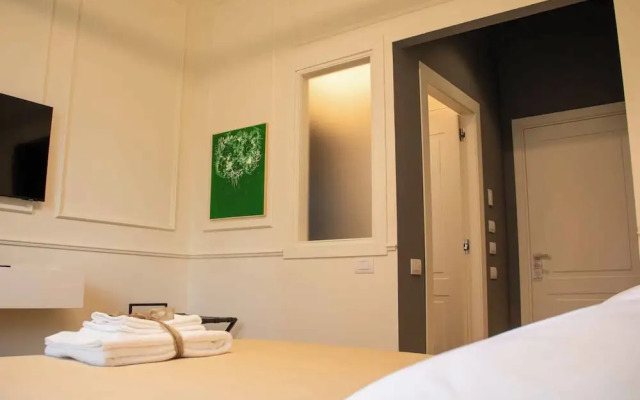 MARI Luxury Rooms and Suites