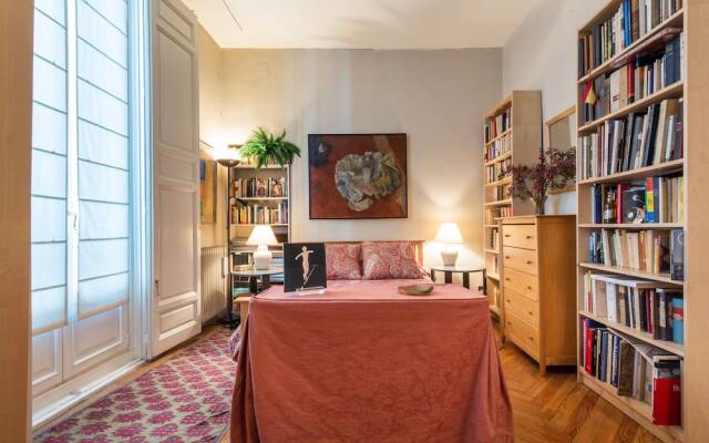 Apartamentos Palacio Real 789