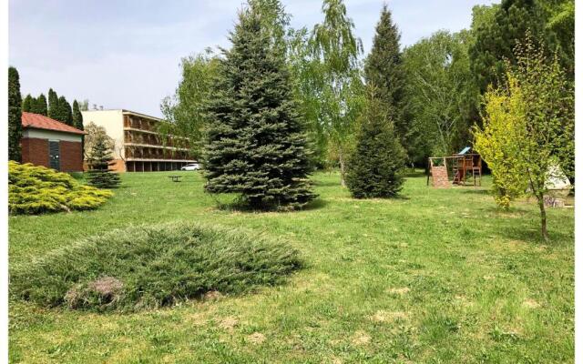 ÉVA apartman, Helikon-liget