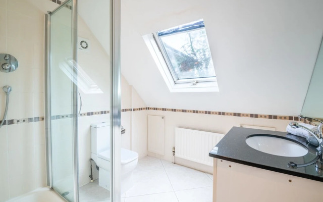 Charming Wimbledon Park Home close to Putney Heath