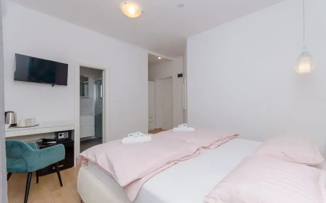 Apartment and Room Columbo
