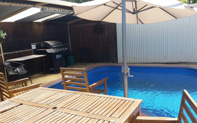 Sun Centre Motel