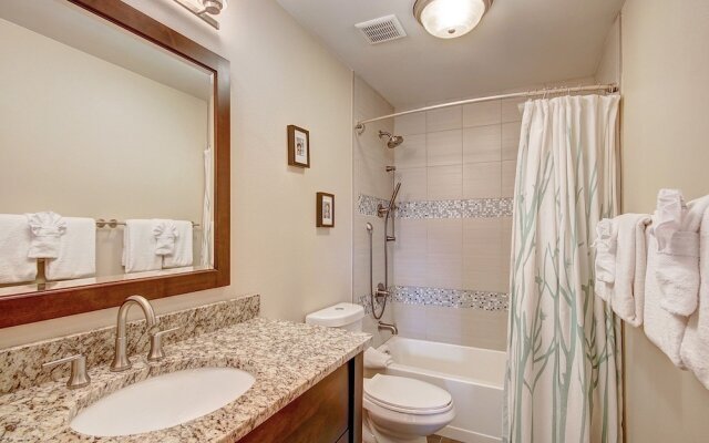 Mountain View Lodge 4 Bedroom Home by RedAwning