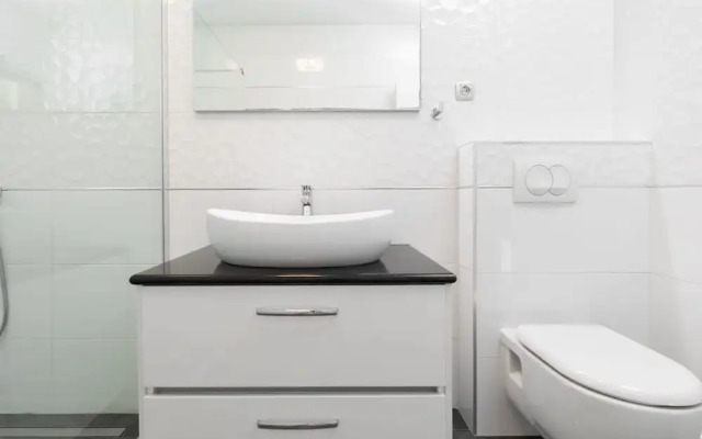 Modern Villa Near the Sea