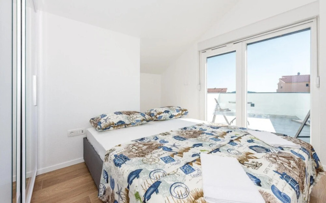 Nice Home in Sibenik With Wifi and 4 Bedrooms