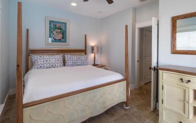 The Crystal Beach House - 1768742
