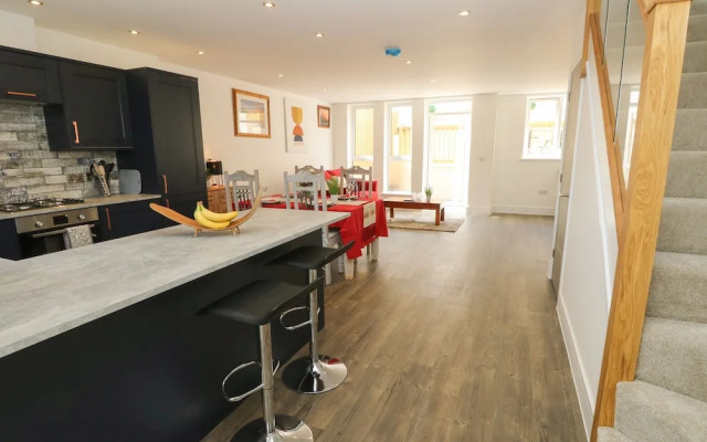 9 Breakwater Way