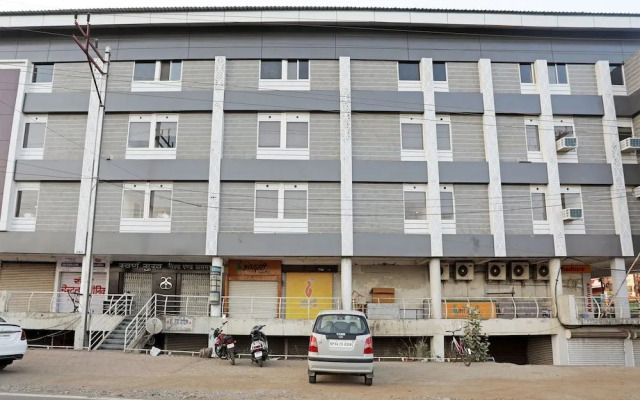OYO 13134 Grand Regency