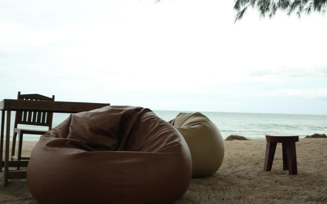 Mumsa Beach Resort & Restaurant