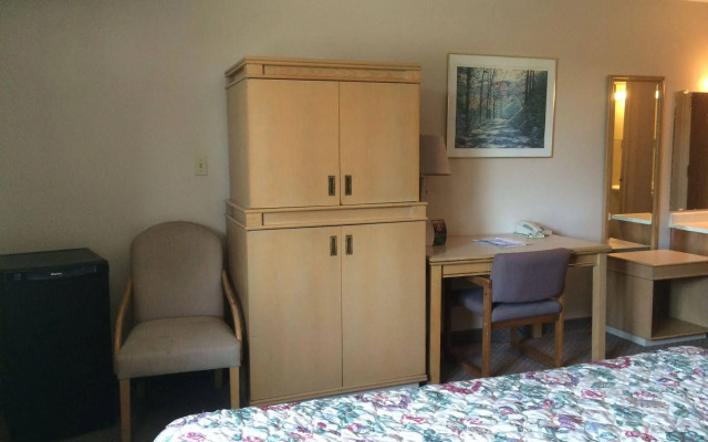 Canadian Motor Hotel