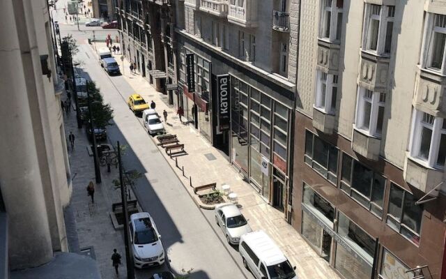 The 7 Budapest