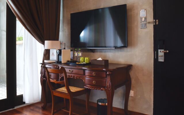 Treasures Hotel and Suites