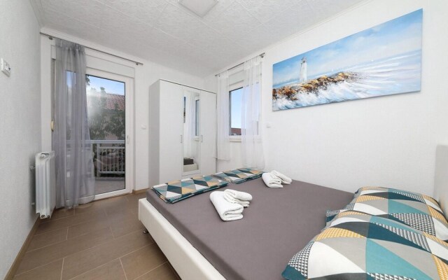 Amazing Apartment in Kastel Luksic With 1 Bedrooms and Wifi