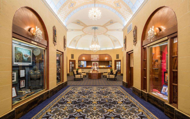 Marines Memorial Club & Hotel