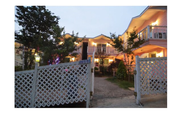 Hwaseong Happy House Prince Pension