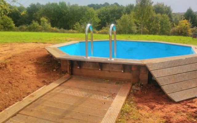 Authentic Holiday Home in Puy-l'evêque With Swimming Pool