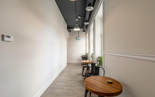 Iconic Rideau 1Bd Unit Balcony Free Parking 1