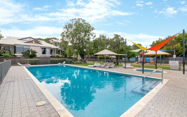 Beachside Breakaway U54 Cape View Resort