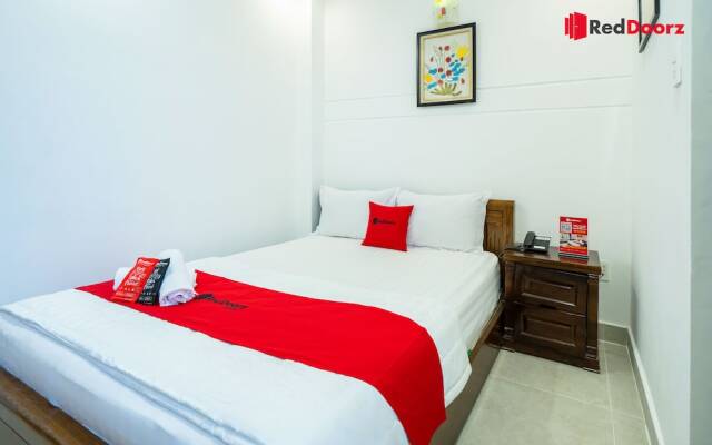 RedDoorz The Sun Hotel near Duong Quang Ham Street