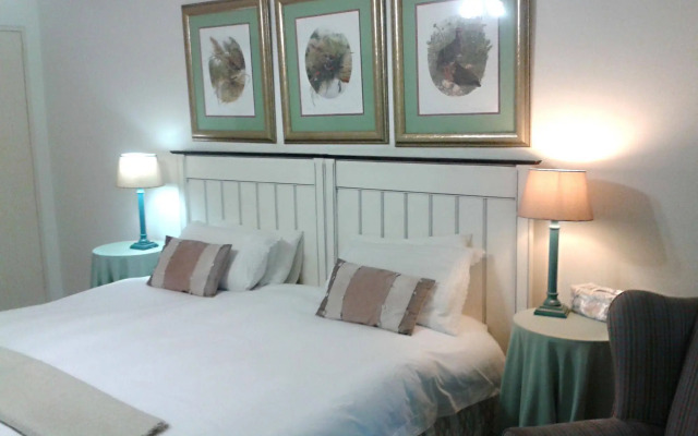 Riverbend Country House
