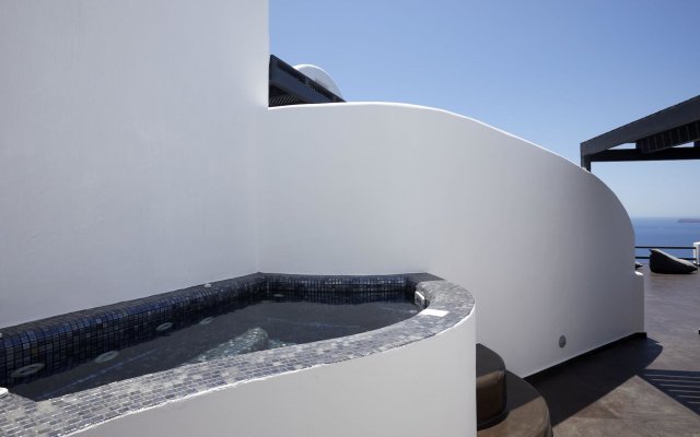 Oia Suites