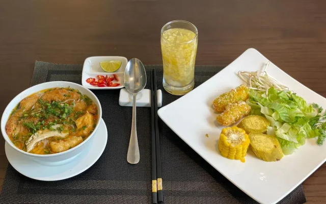 Golden Season Hotel