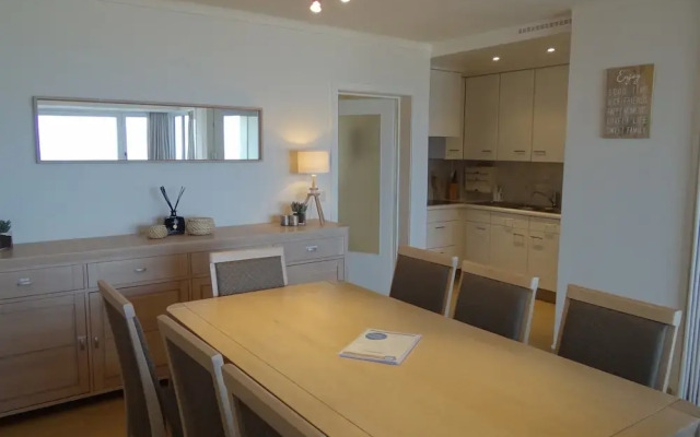 Coastal Comfort With Views