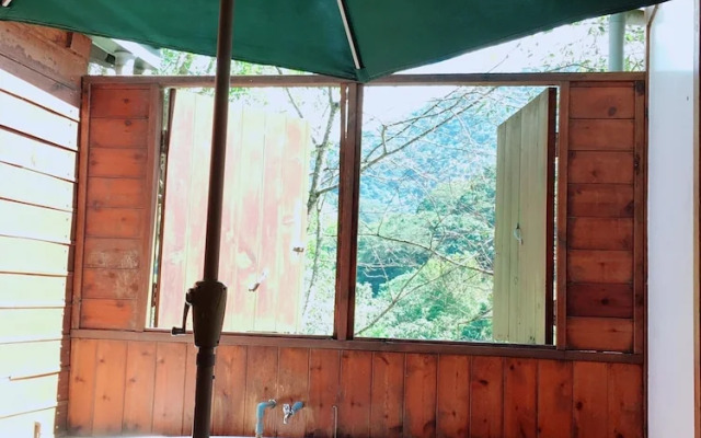 Mhuwe hotspring