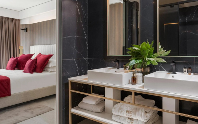 We Me Suite Hotel