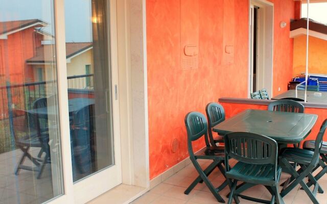 Intriguing Holiday Home in Lazise With Swimming Pool